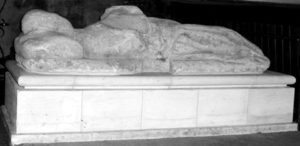 This freestone military effigy in the north aisle of Hungerford church reclines on a low modern base