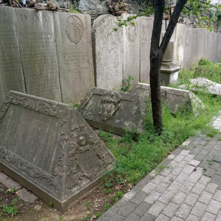 Memorial stones of Monbument Row 1